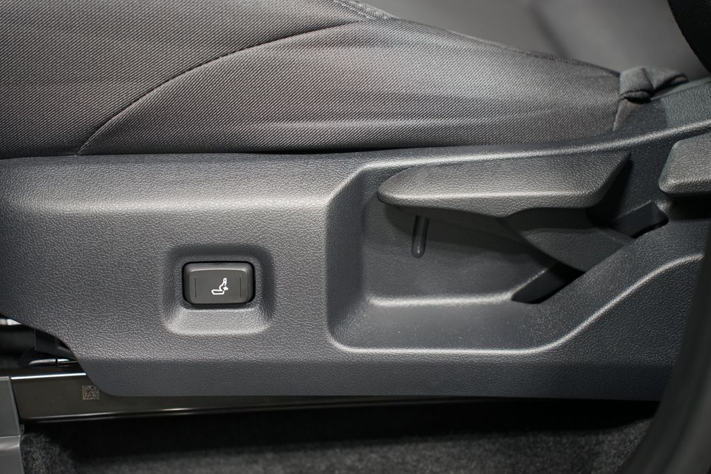 2025 Toyota Tacoma SR 32