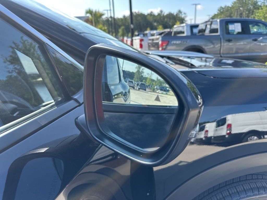2025 Super Black Nissan Kicks SR FWD SUV