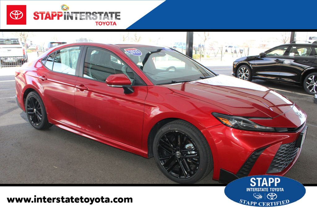 2025 Toyota Camry SE FWD