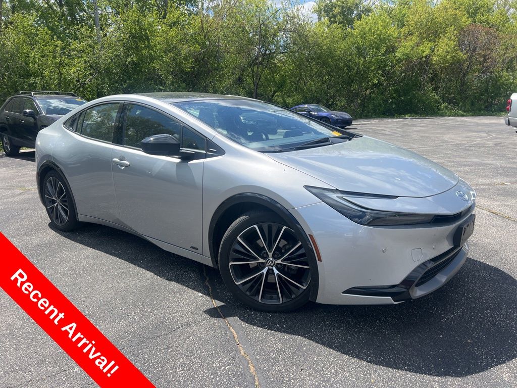 2023 Toyota Prius XLE AWD's photo