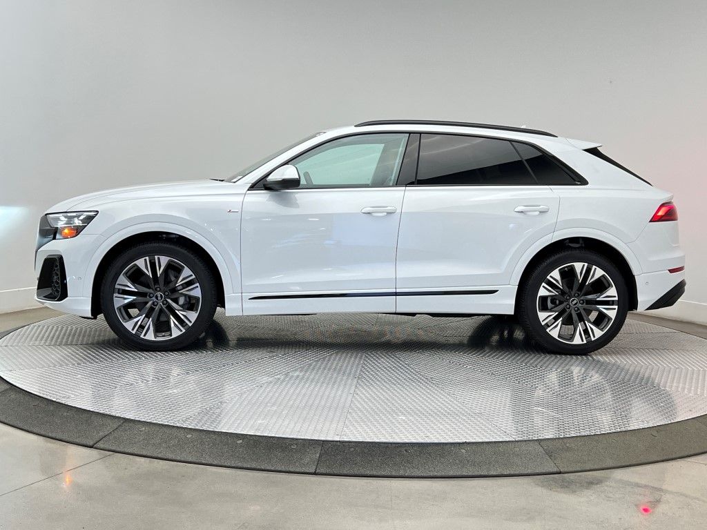 Thumbnail: 2025 Audi Q8 - 3