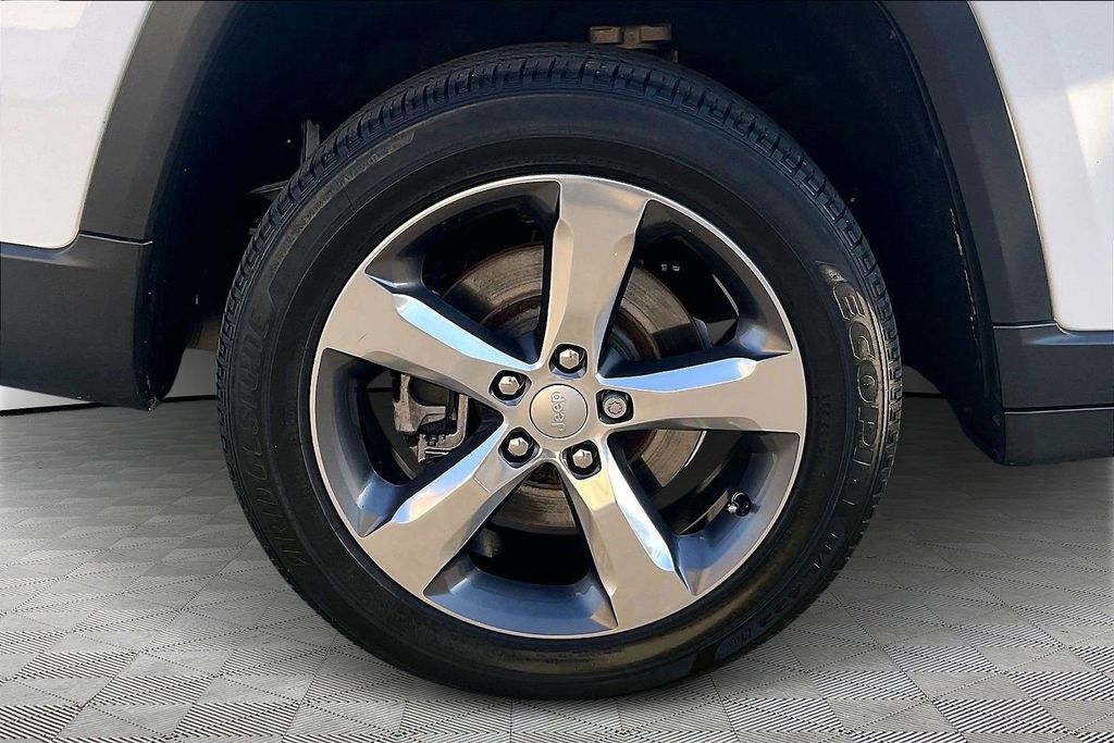 JeepGrand Cherokee L37