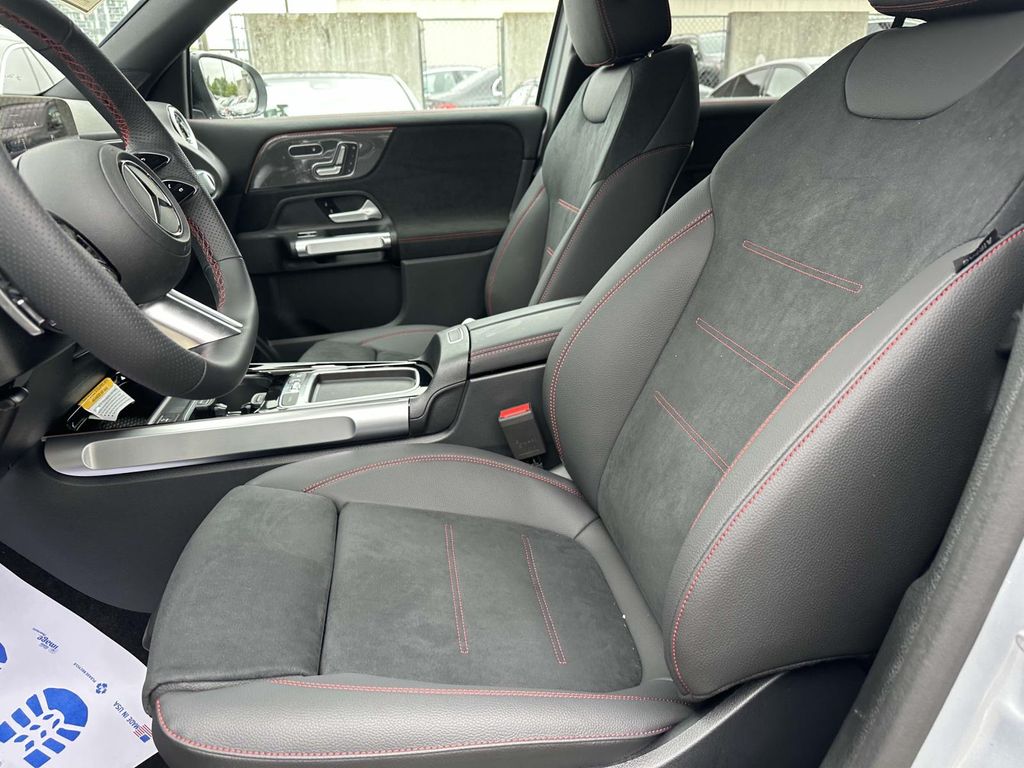 Thumbnail: 2025 Mercedes-Benz GLB - 23