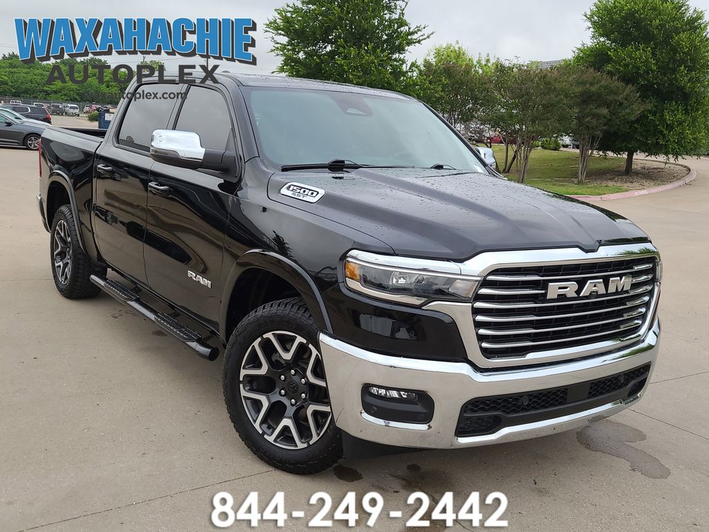 Diamond Black Crystal Pearlcoat 2025 RAM 1500 Laramie Crew Cab 4WD Pickup Truck Four-Wheel Drive 8-Speed Automatic