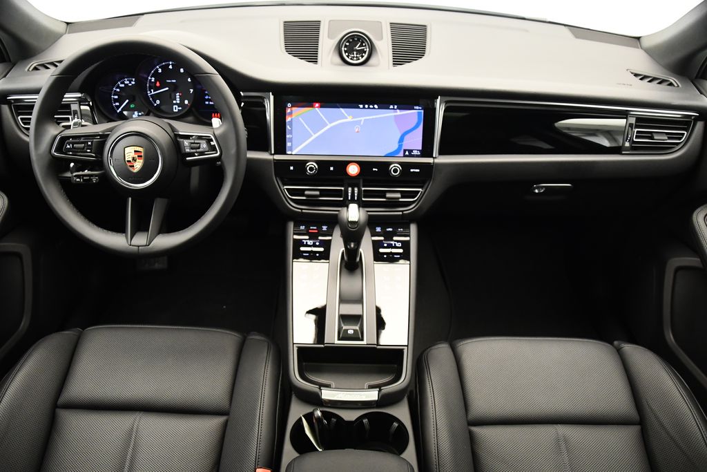 Thumbnail: 2025 Porsche Macan - 20