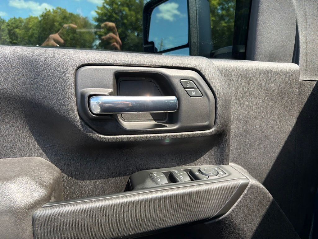 Thumbnail: 2023 Chevrolet Silverado 2500 - 25