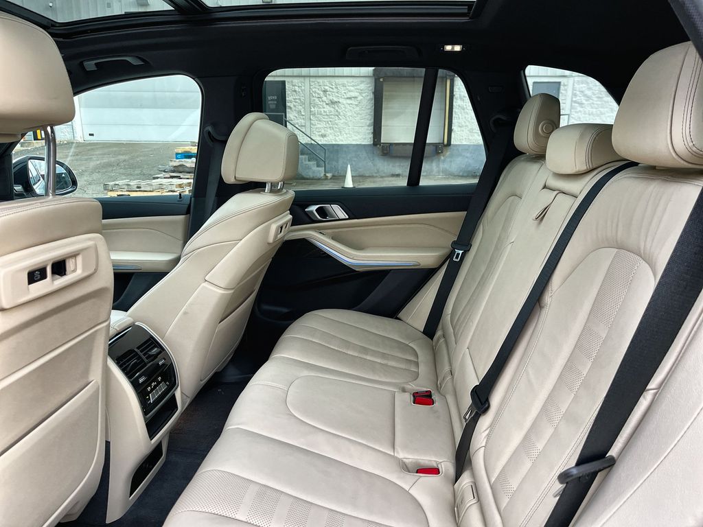 Thumbnail: 2021 BMW X5 - 23