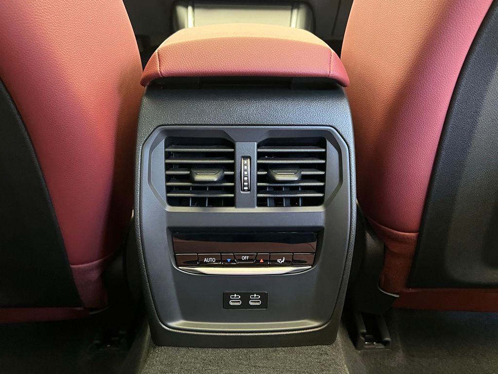 Thumbnail: 2026 BMW 3 Series - 9