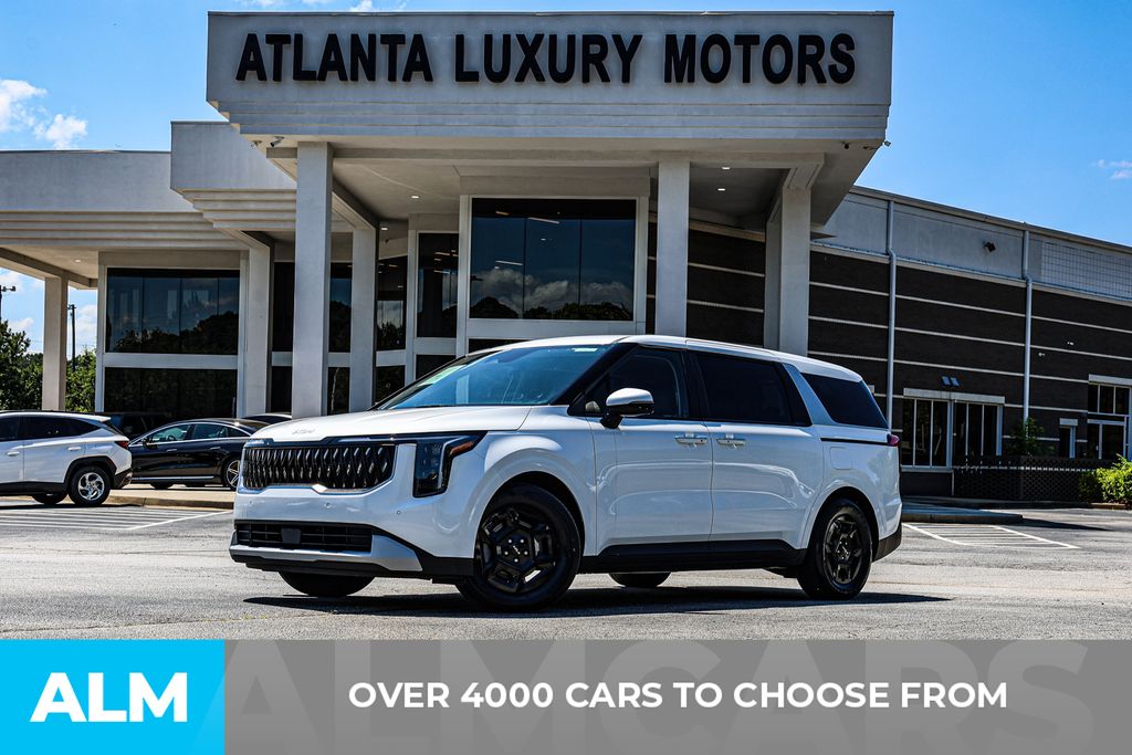 Used 2025 White Kia LXS image 3