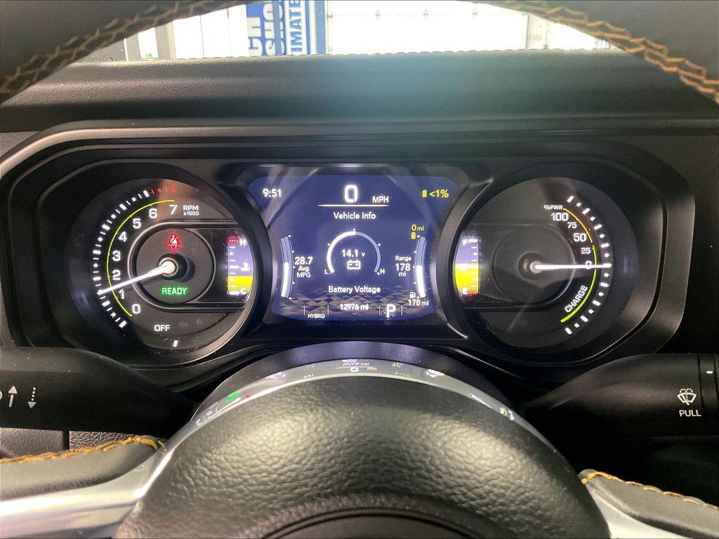 2024 Jeep Wrangler — photo 25