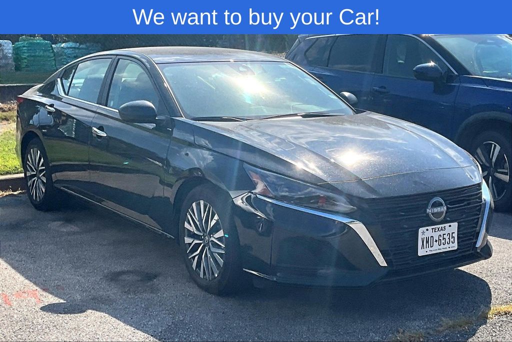 Super Black Clearcoat 2025 Nissan Altima Sedan Front-Wheel Drive Continuously Variable Transmission