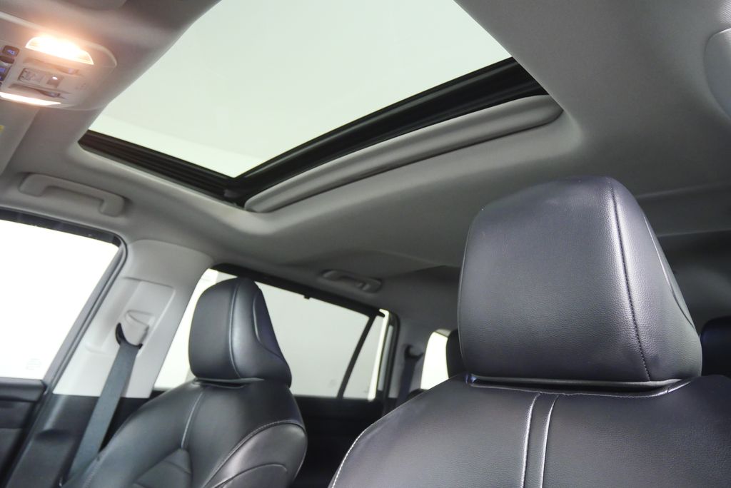 Thumbnail: 2022 Toyota Highlander - 12