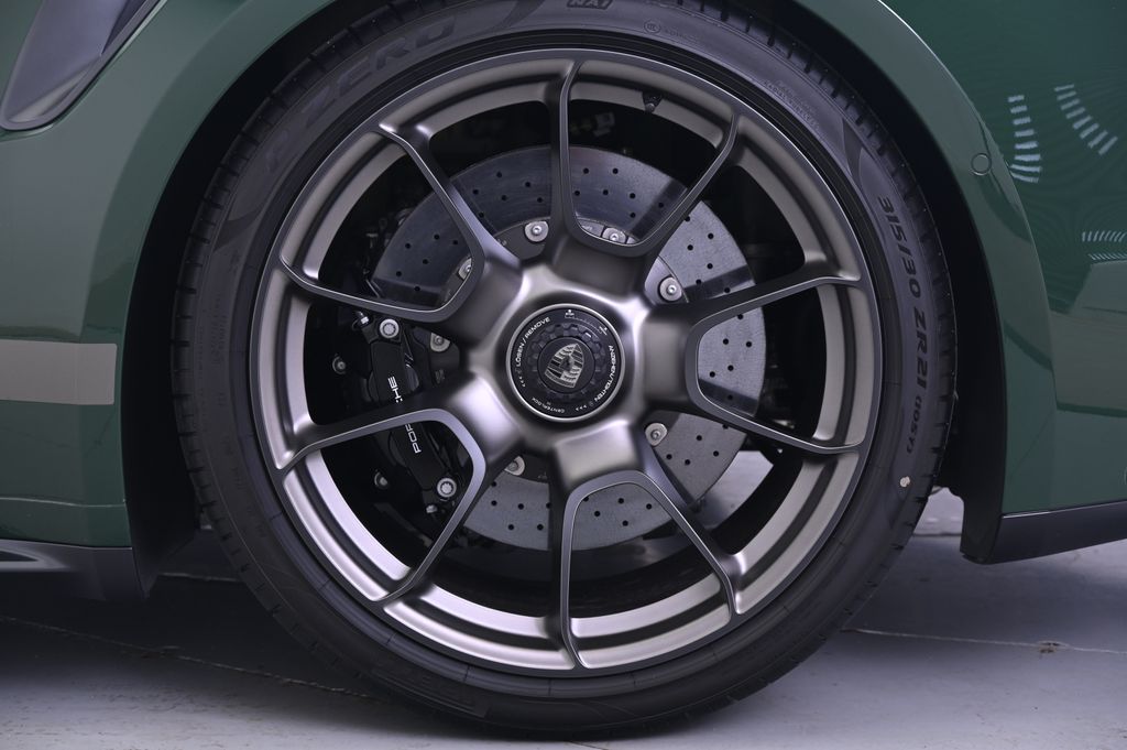 Thumbnail: 2025 Porsche 911 - 12