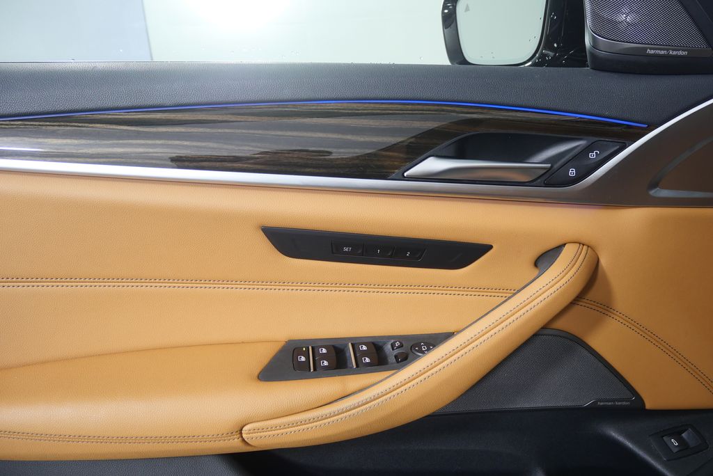 Thumbnail: 2023 BMW 5 Series - 8