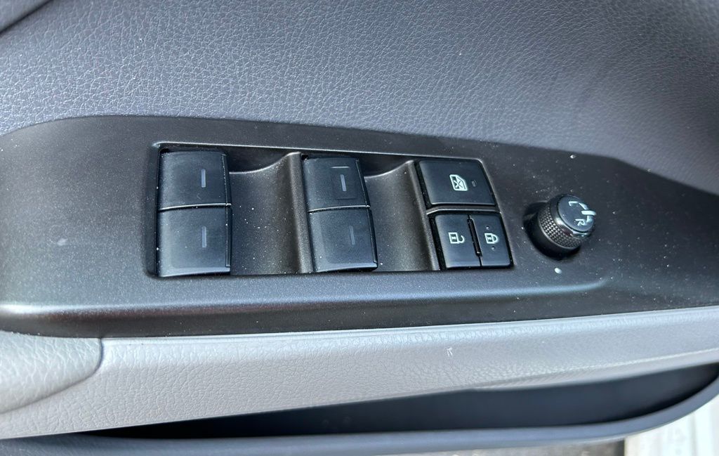 2024 Toyota Camry SE 17