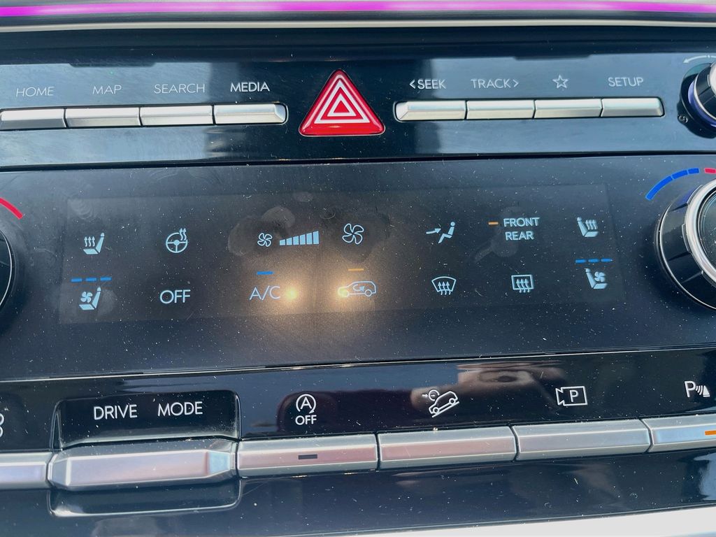 Used 2025 Brown Hyundai Calligraphy image 21