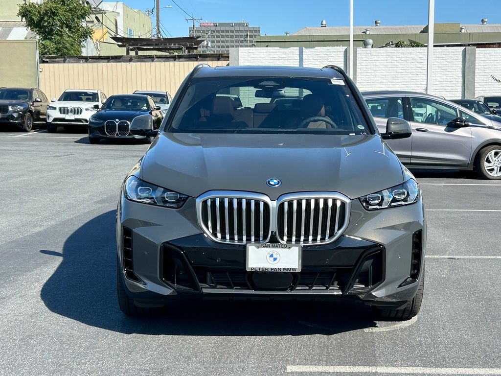 2025 BMW X5 xDrive50e 8