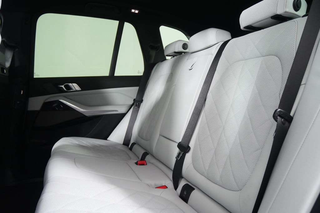 Thumbnail: 2026 BMW X5 - 15