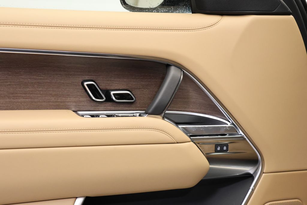 Thumbnail: 2026 Land Rover Range Rover - 28