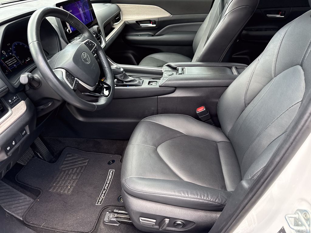 Used 2024 Toyota Grand Highlander SUV