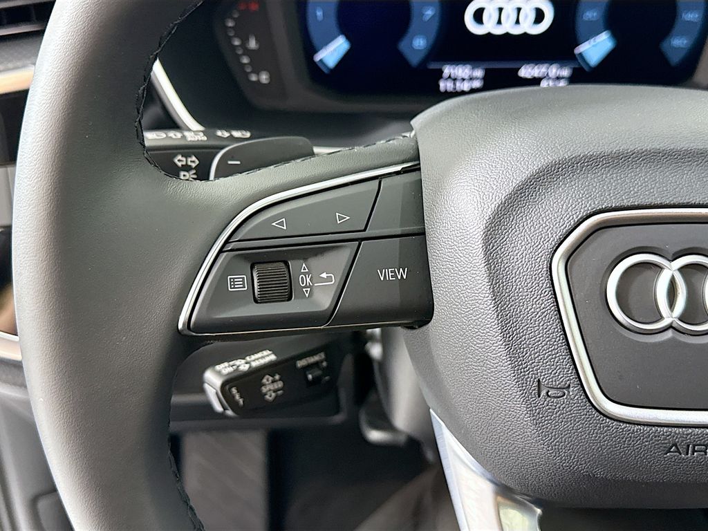 Thumbnail: 2025 Audi Q3 - 11