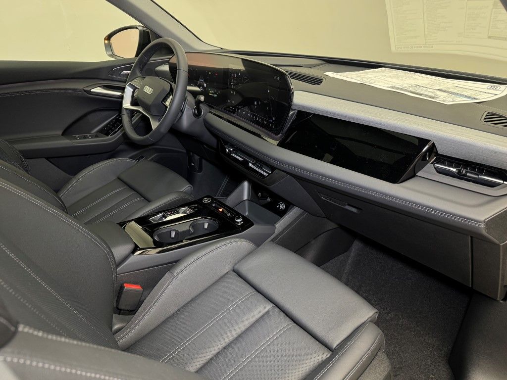 2025 Audi e-tron Premium 12