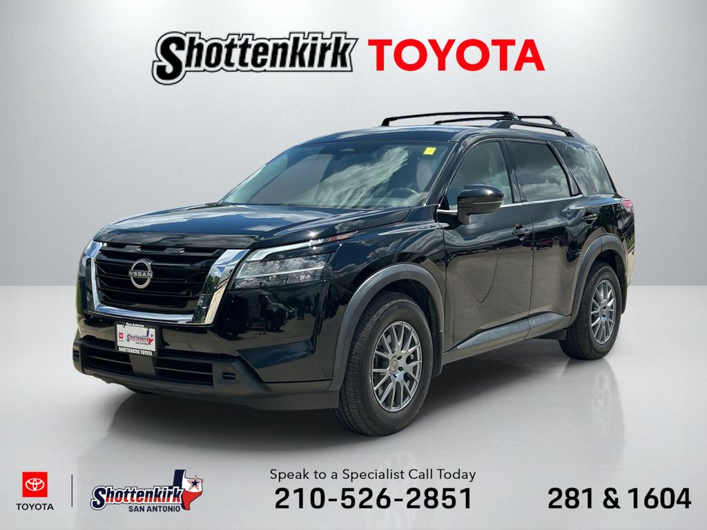 2022 Nissan Pathfinder SV 2WD's photo