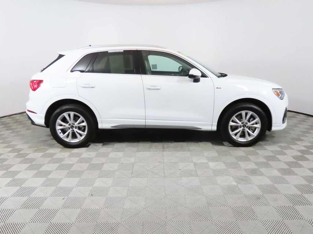 Thumbnail: 2023 Audi Q3 - 6