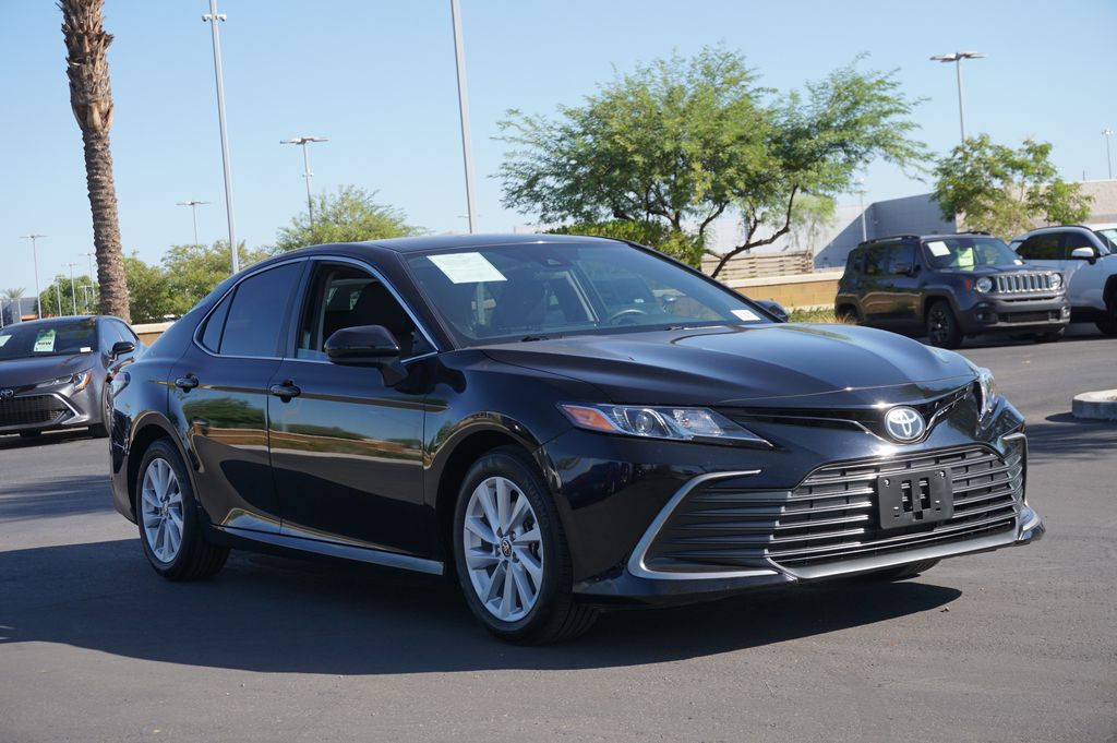 2022 Toyota Camry LE 4