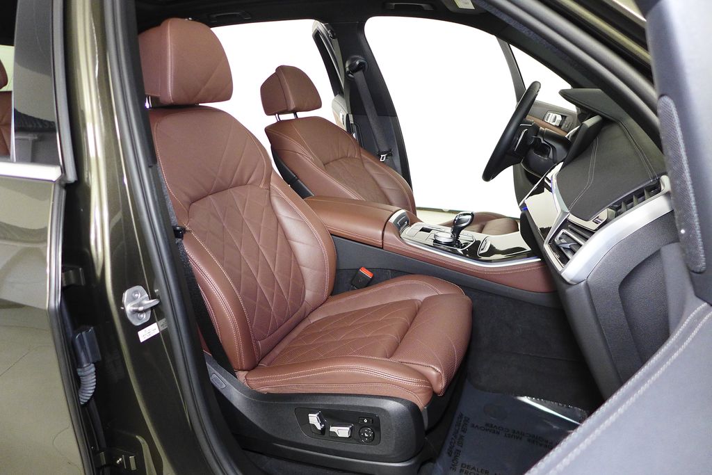 Thumbnail: 2023 BMW X5 - 18