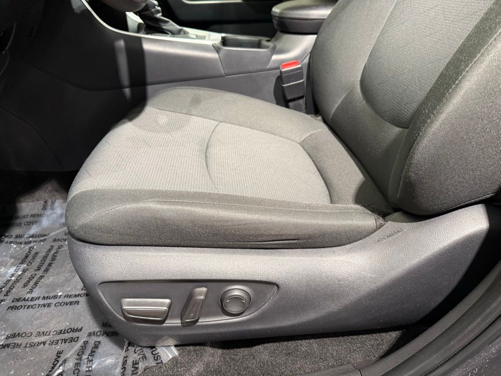 Thumbnail: 2025 Toyota RAV4 - 14