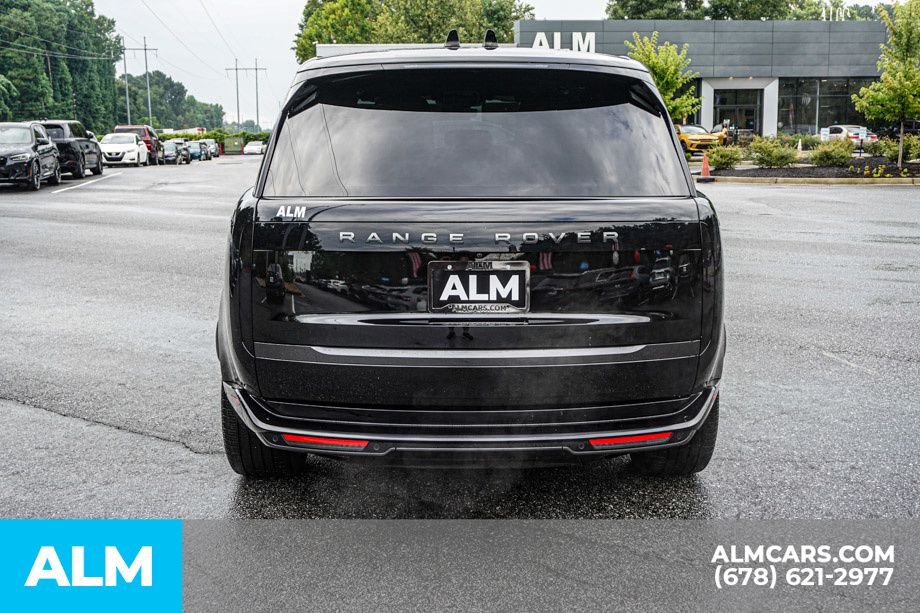 Used 2025 Black Land Rover SE image 10