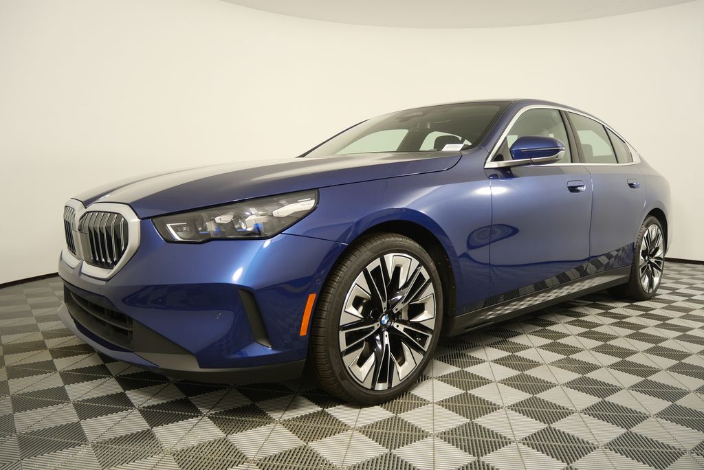 Thumbnail: 2024 BMW 5 Series - 8