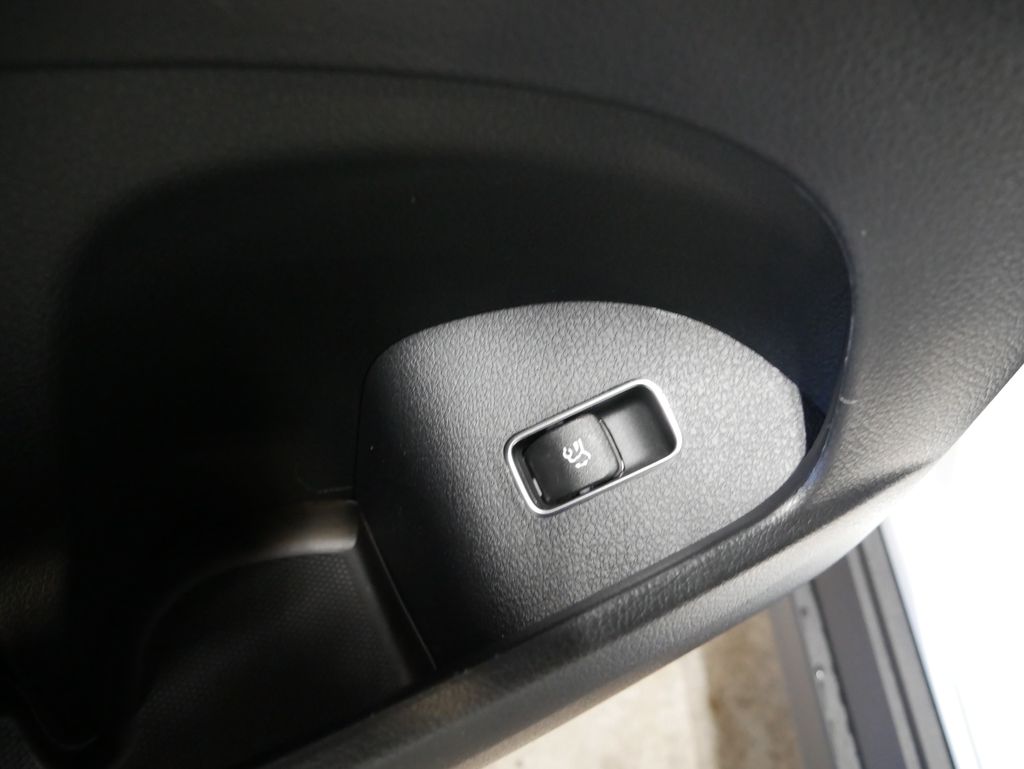 Thumbnail: 2026 Mercedes-Benz GLE - 18