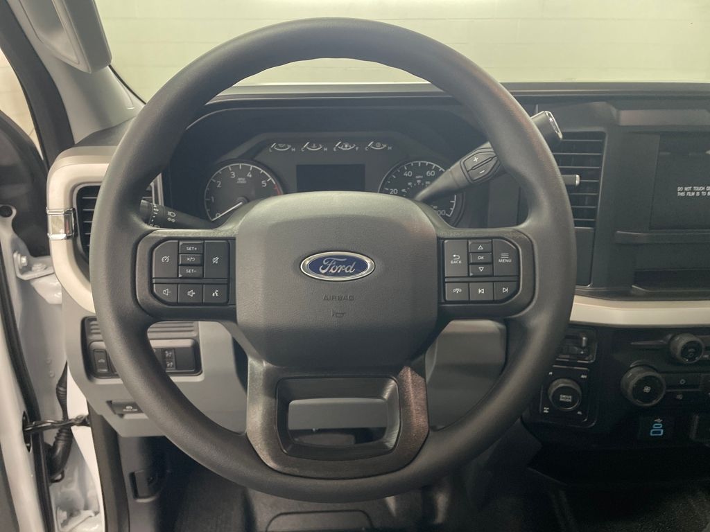 2026 Ford F-350 photo 13