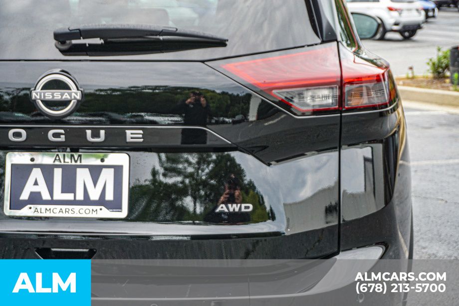 Used 2025 Black Nissan SV image 13