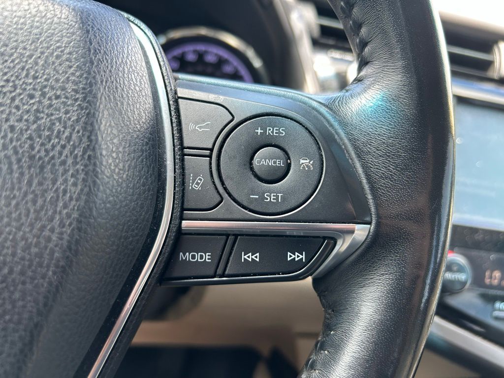 Thumbnail: 2018 Toyota Camry - 19