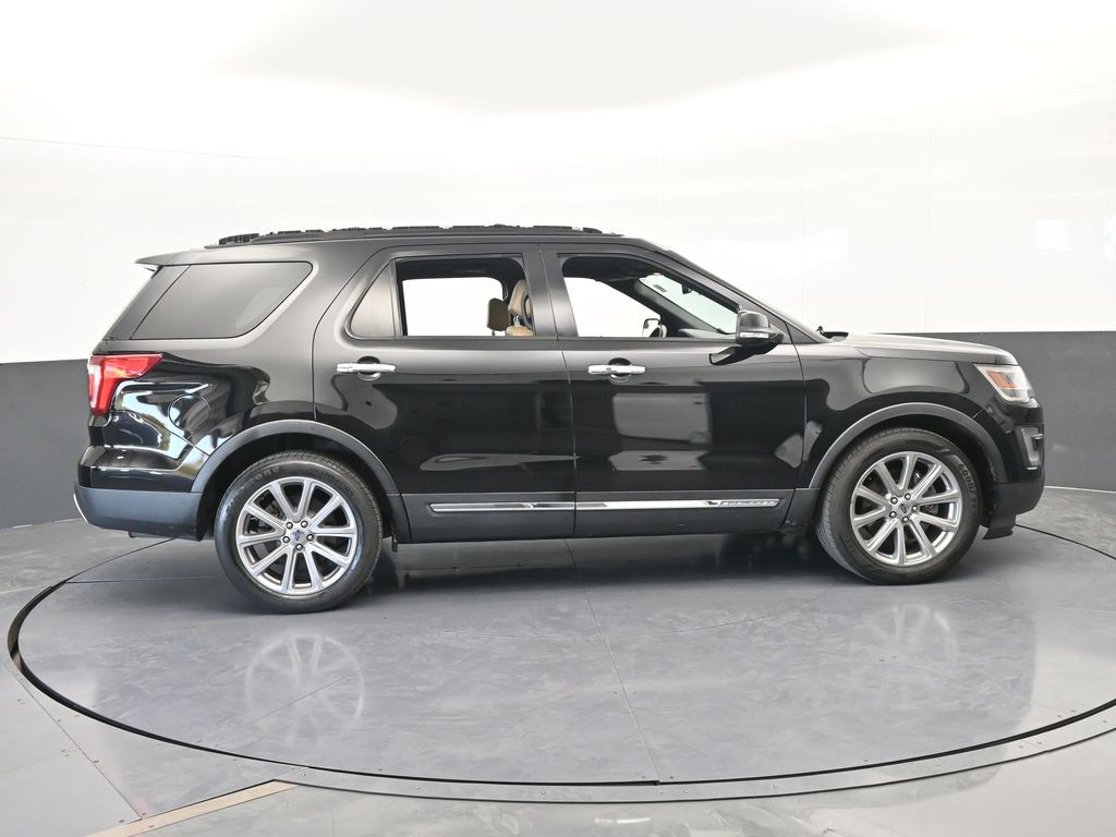 Used 2017 Shadow Black Ford Limited image 7