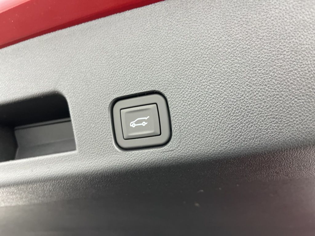 Thumbnail: 2026 Chevrolet Traverse - 13