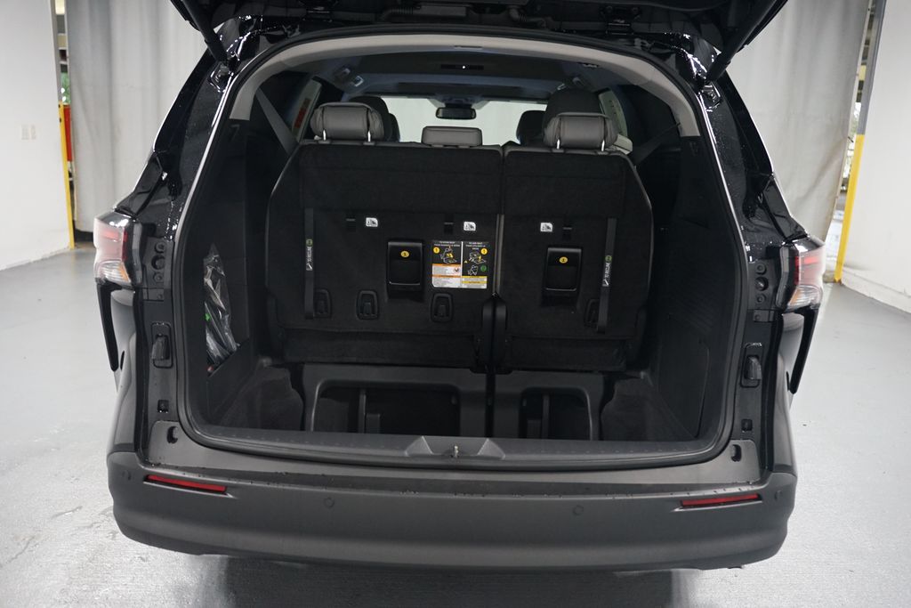 Thumbnail: 2025 Toyota Sienna - 30