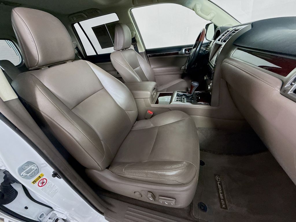 2017 Lexus GX 460 29