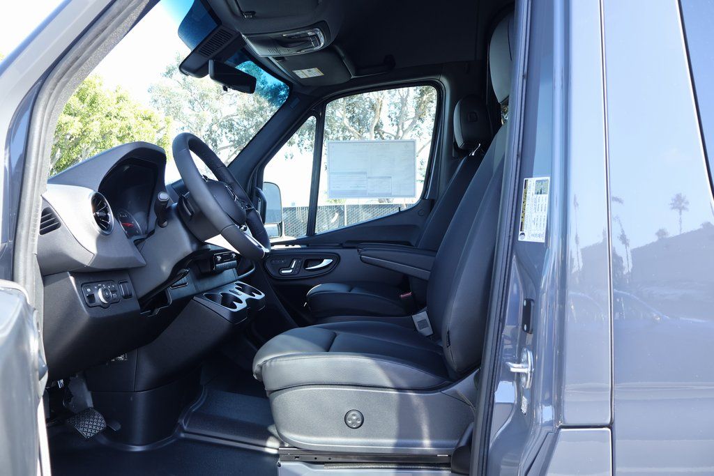 Thumbnail: 2026 Mercedes-Benz Sprinter - 6