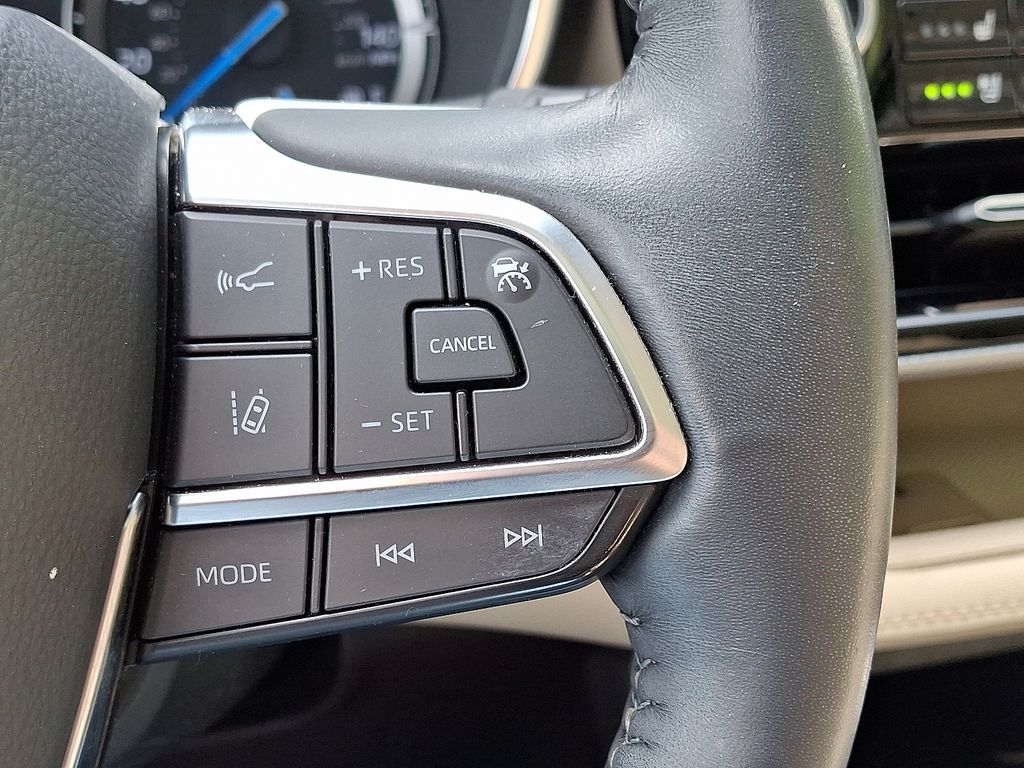 2020 Toyota Highlander Platinum 23