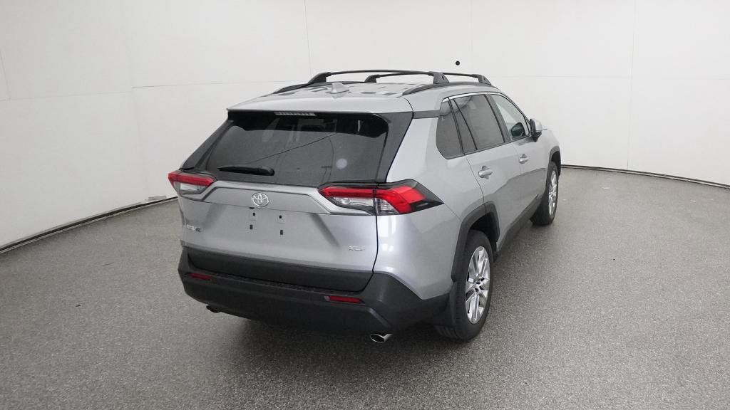 Thumbnail: 2025 Toyota RAV4 - 8