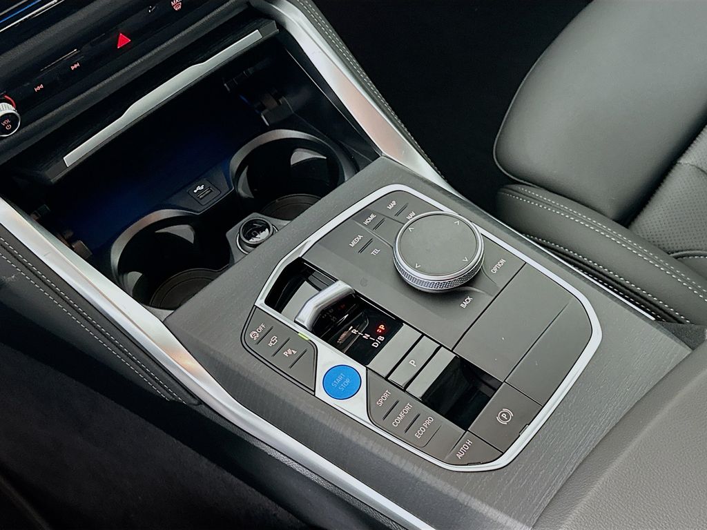 Thumbnail: 2026 BMW i4 - 15