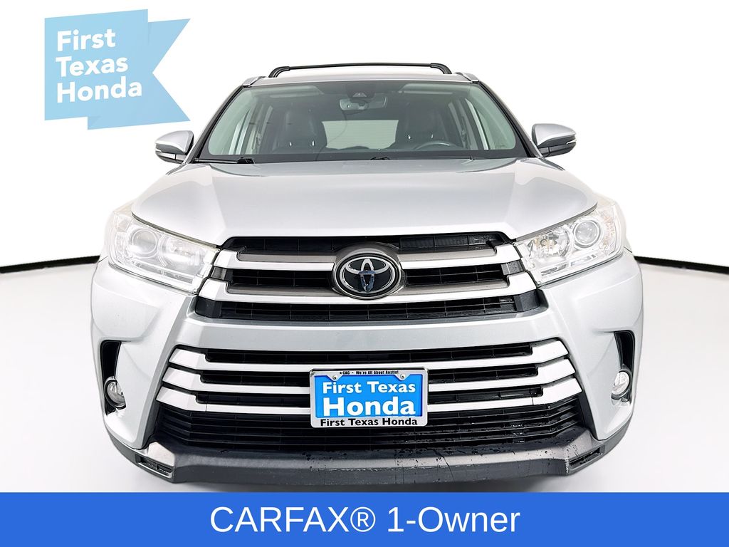 Used Car 2018 Toyota Highlander  Xle For Sale Under $25,000 In Austin, Texas