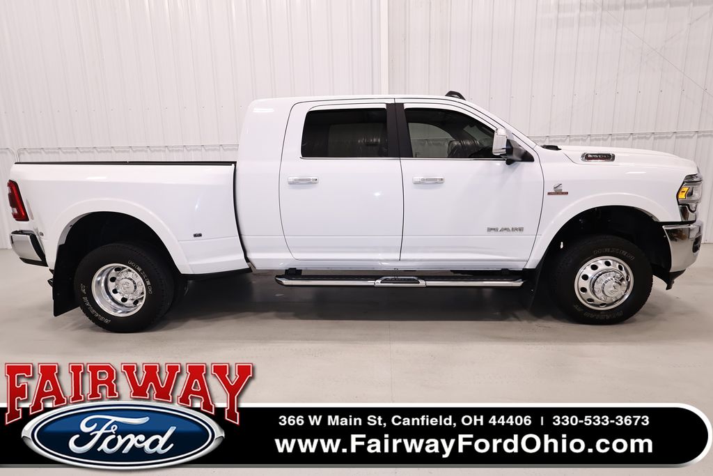 Bright White Clearcoat 2022 RAM 3500 Pickup Truck Four-Wheel Drive 6-Speed Automatic