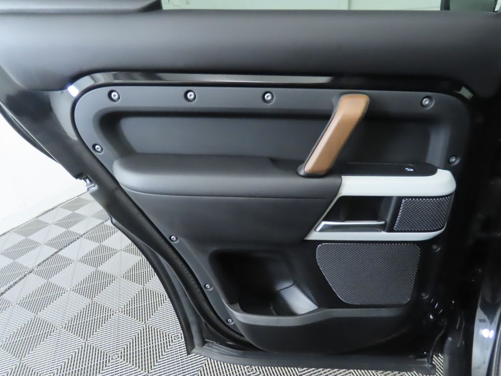 Thumbnail: 2022 Land Rover Defender - 27