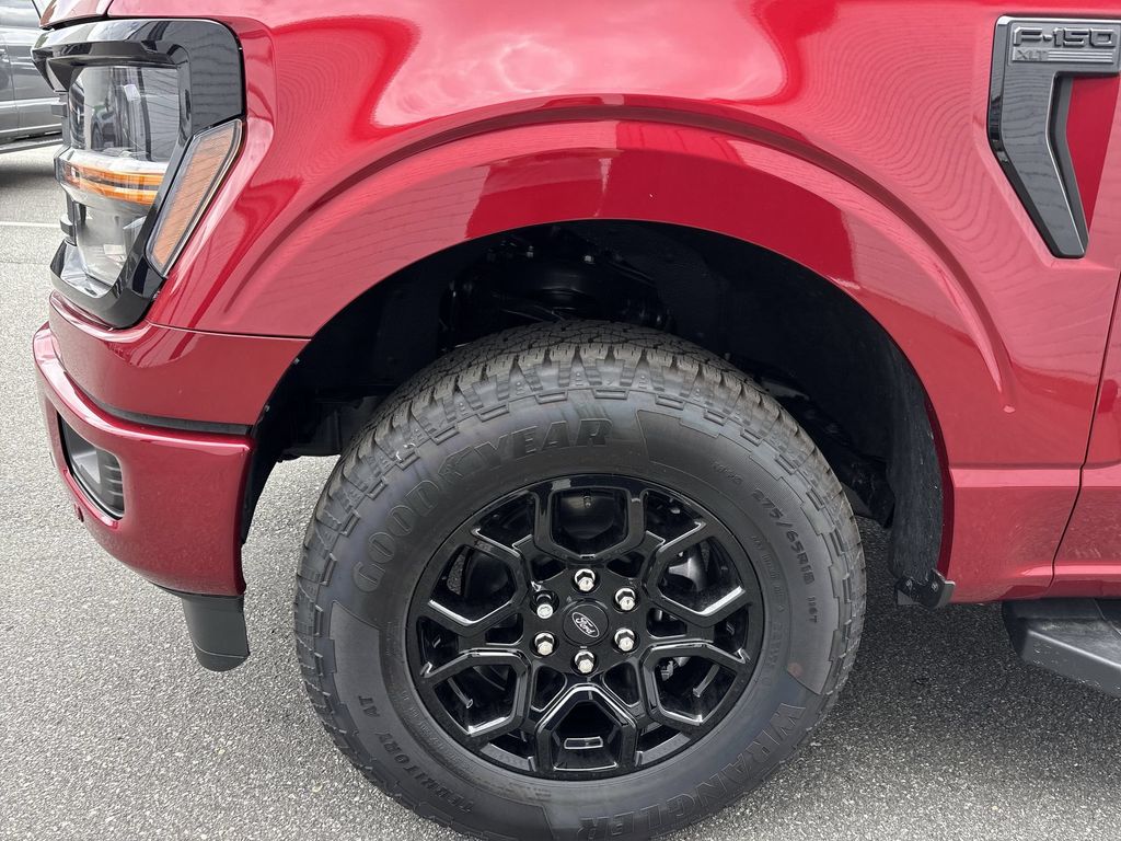 New 2026 Ruby Red Metallic Tinted Clearcoat Ford XLT image 18