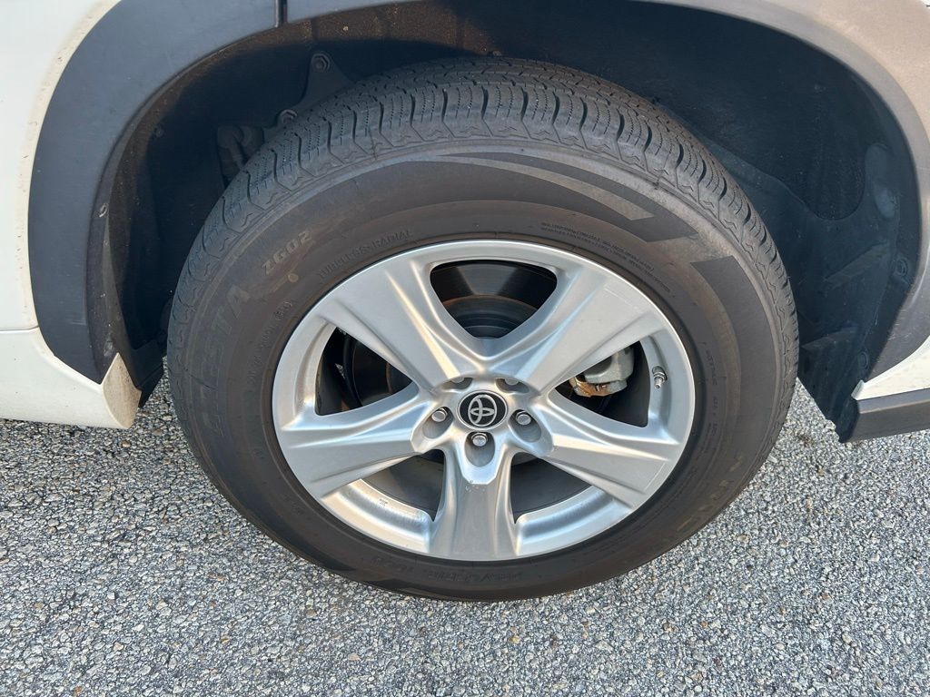 Thumbnail: 2021 Toyota Highlander - 9
